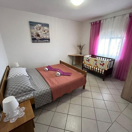 Apartmani Mirjana Tribanj Kruscica Bagian luar foto
