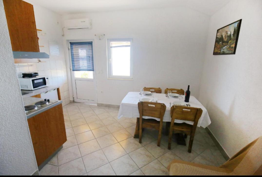 Apartmani Mirjana Tribanj Kruscica Bagian luar foto