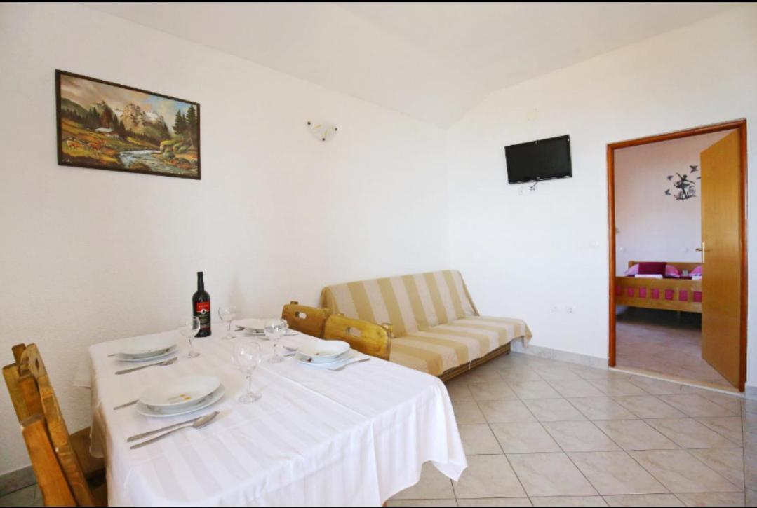 Apartmani Mirjana Tribanj Kruscica Bagian luar foto