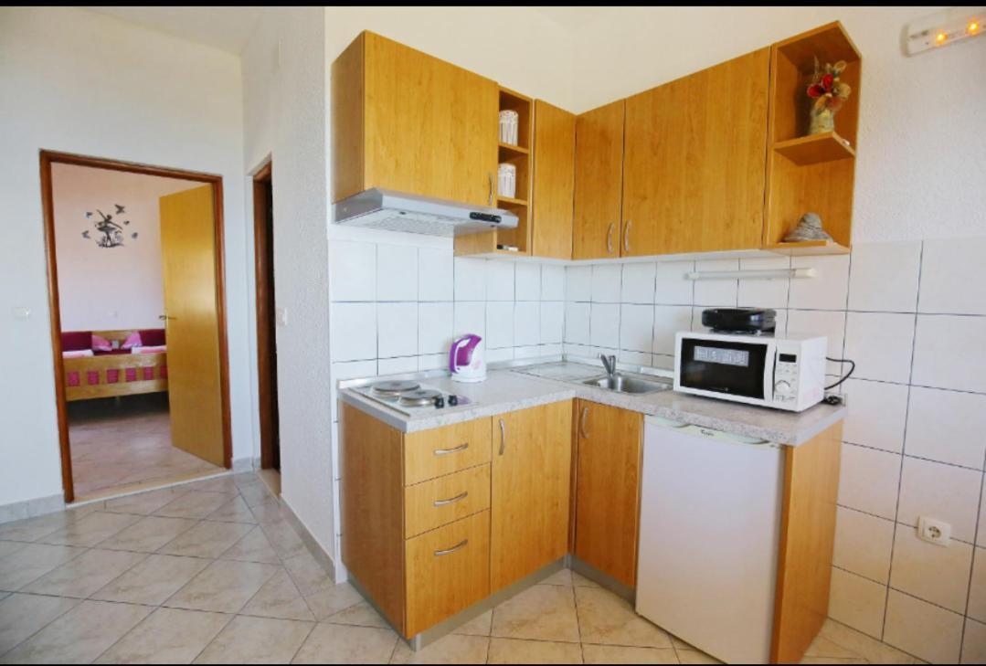 Apartmani Mirjana Tribanj Kruscica Bagian luar foto