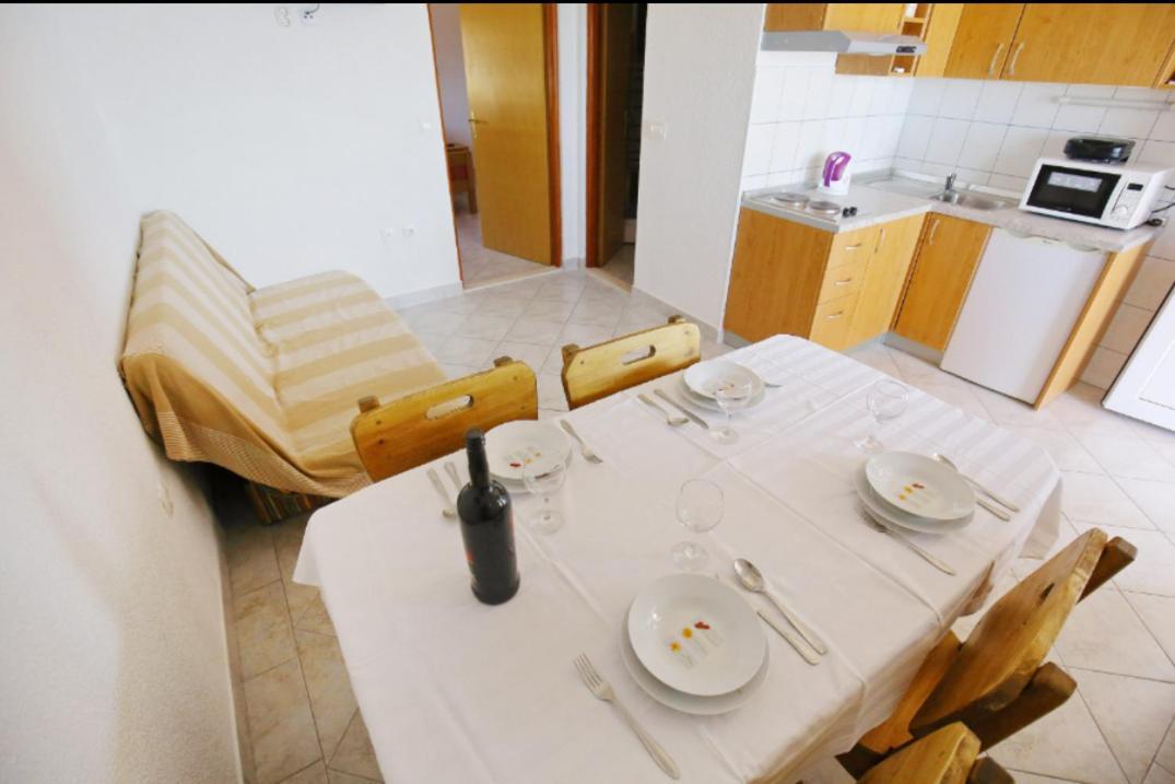 Apartmani Mirjana Tribanj Kruscica Bagian luar foto