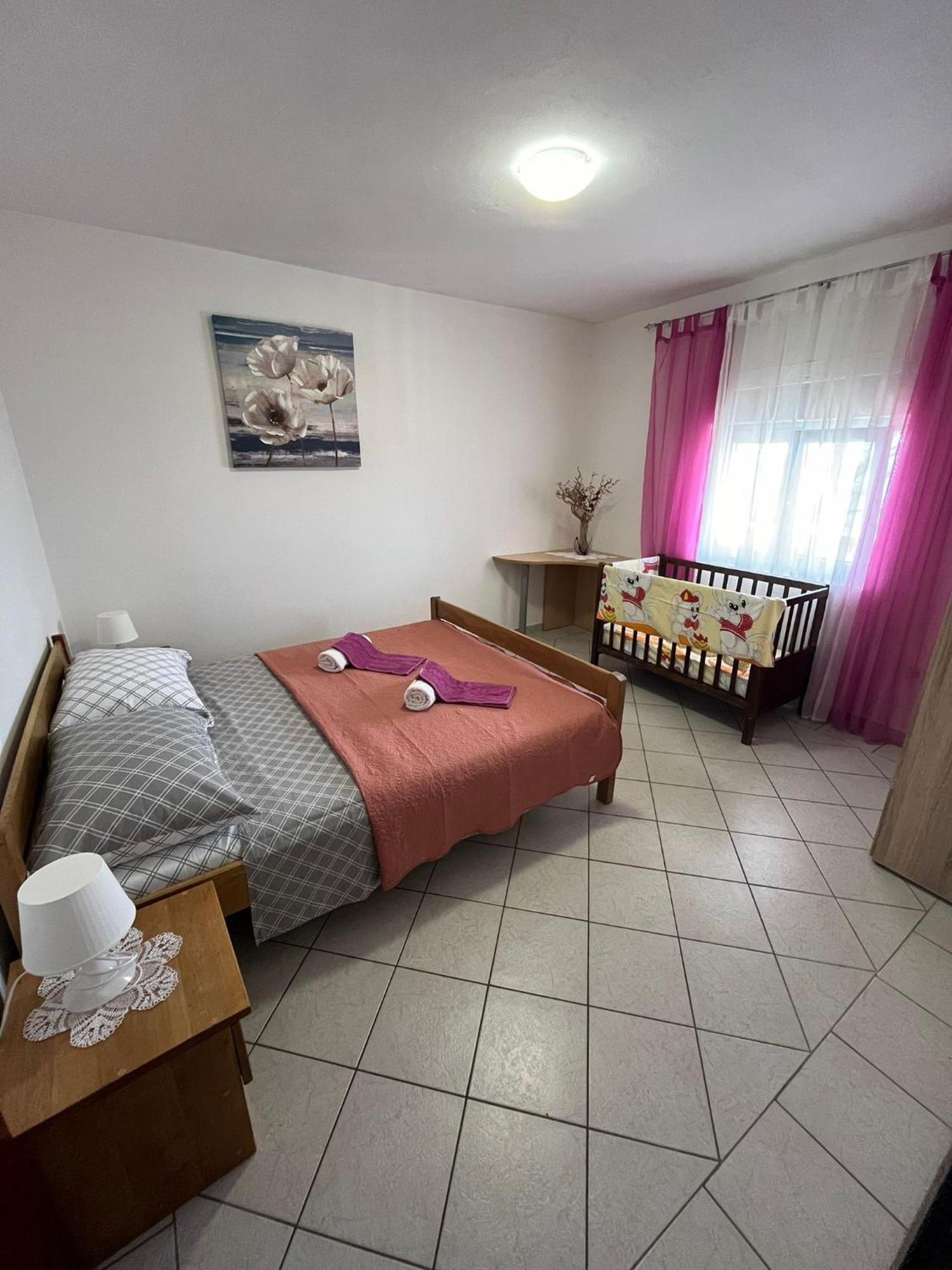 Apartmani Mirjana Tribanj Kruscica Bagian luar foto
